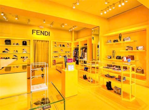 fendi アウトレット|Fendi outlet online store.